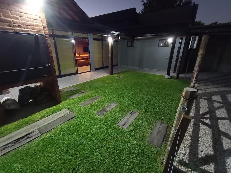 Appartamento Escala Ezeiza Loft Con Desayuno Luis Guillon Esterno foto