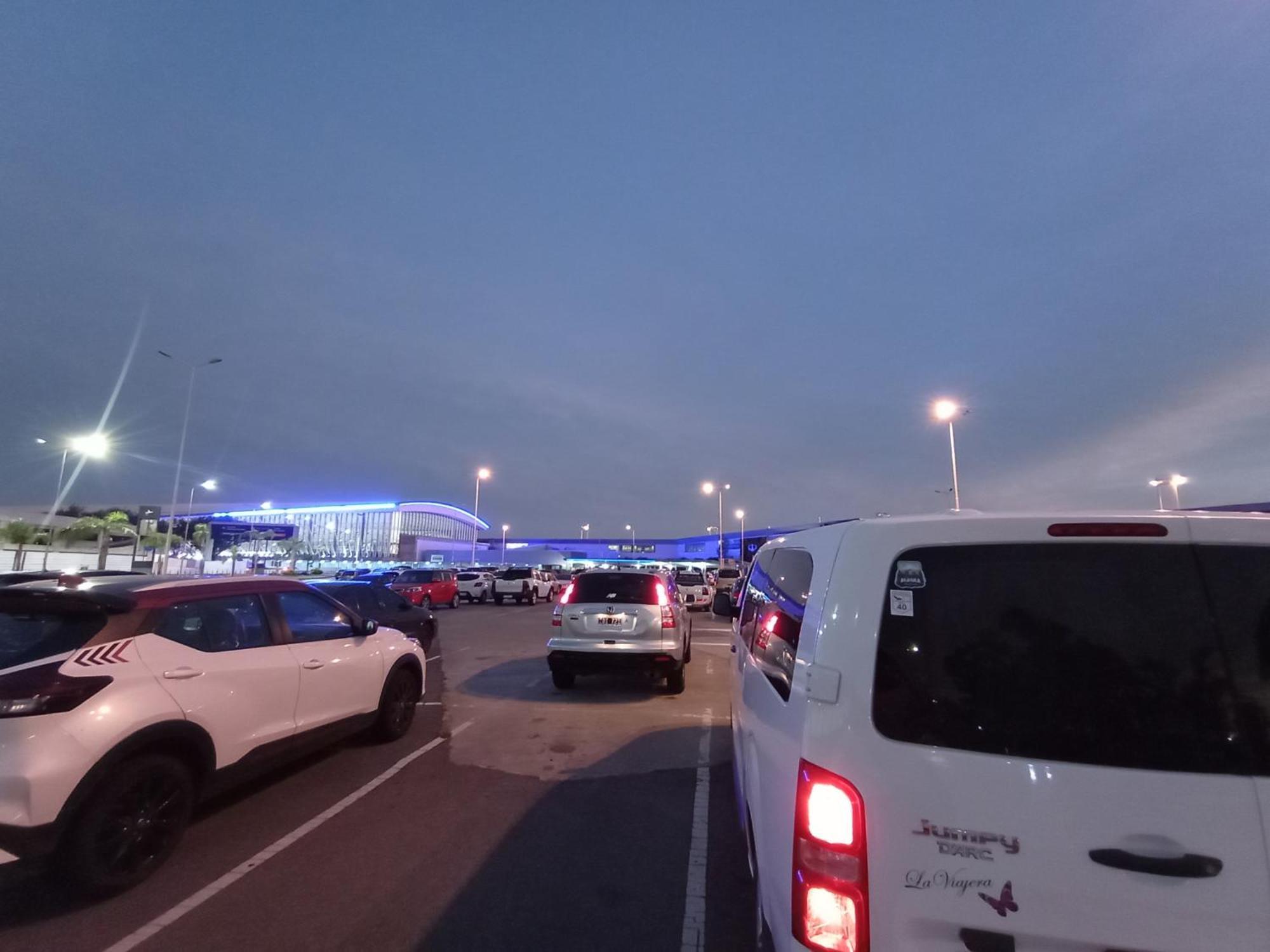 Appartamento Escala Ezeiza Loft Con Desayuno Luis Guillon Esterno foto